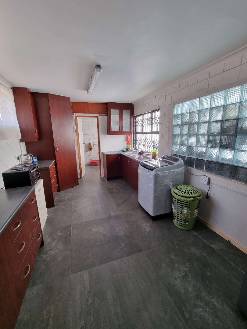 4 Bedroom Property for Sale in Zonnebloem Western Cape